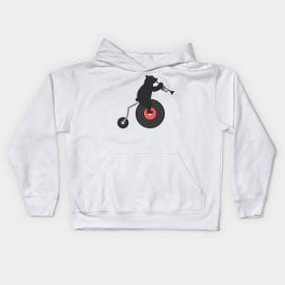 Black Bear with his Trumpet on Penny farthing Bike Kids Hoodie